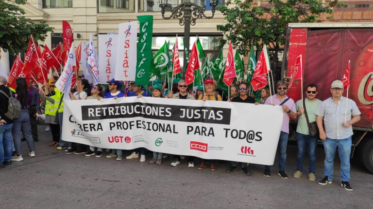 Lee más sobre el artículo El personal de la Agencia Tributaria se moviliza para exigir mejoras laborales y justicia salarial