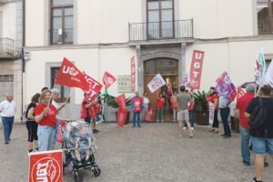 Protesta de los empleados y empleadas del Ayuntamiento de Nules por el incumplimiento del acuerdo salarial