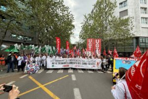 Concentración contra los planes de la Conselleria de Sanitat para que el personal de SAMU atienda enfermos mientras espera los avisos