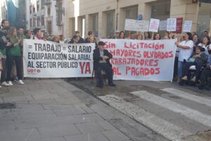 Clamor para exigir condiciones laborales justas para el personal de los centros de personas mayores