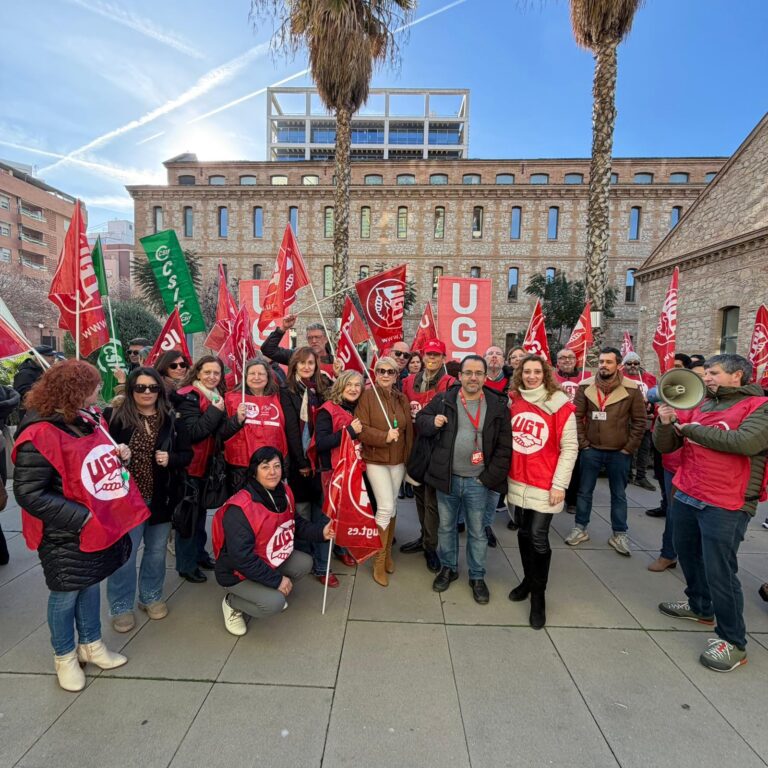 Lee más sobre el artículo Concentración contra la política de empleo público de la Generalitat