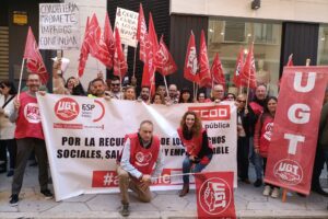 UGT protesta de nuevo en Alicante por el impago de las ‘nominillas’ del personal de servicios sociales