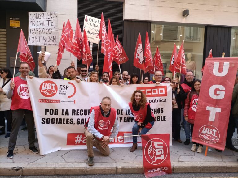 Lee más sobre el artículo UGT protesta de nuevo en Alicante por el impago de las ‘nominillas’ del personal de servicios sociales