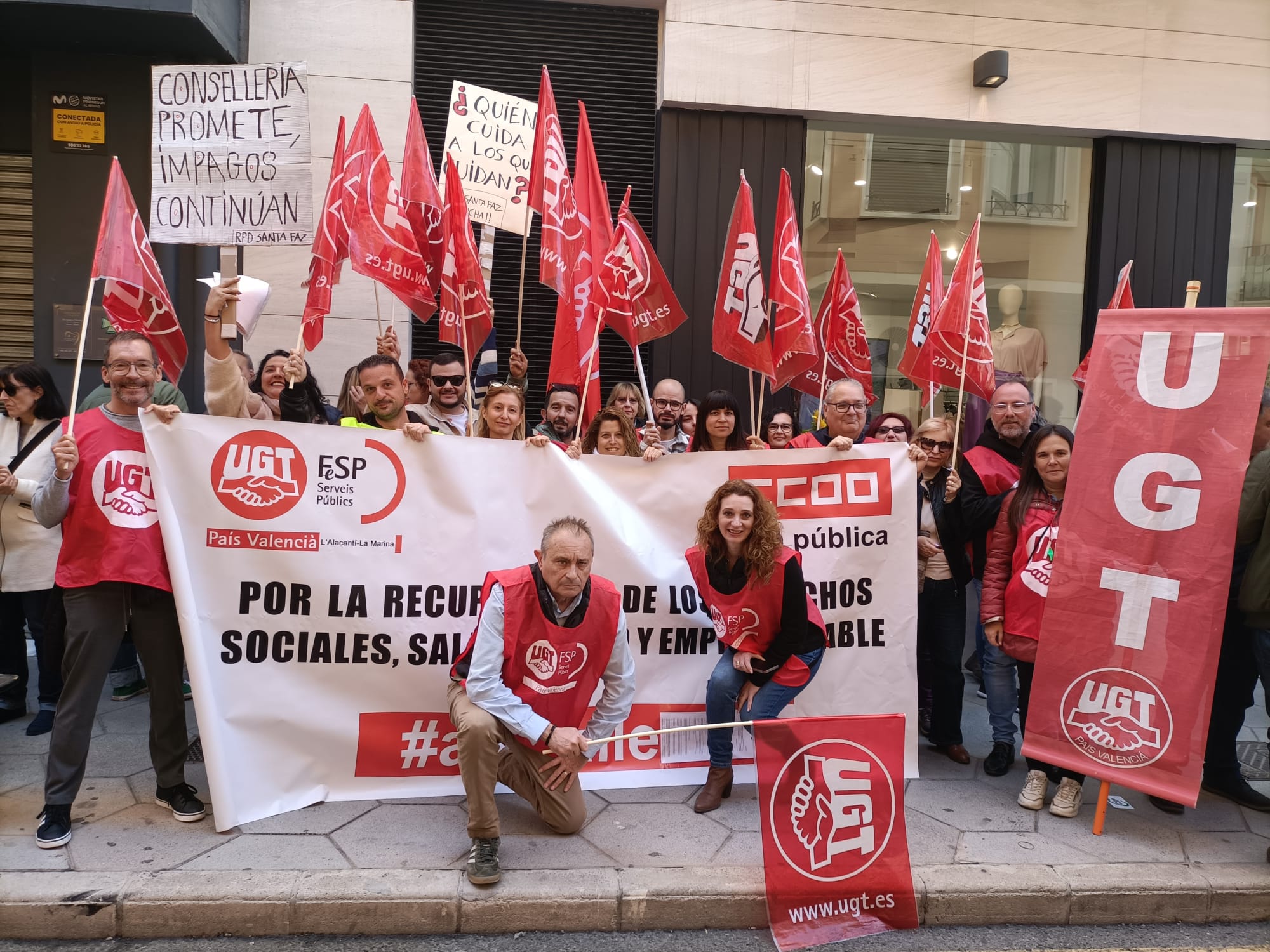 UGT protesta de nuevo en Alicante por el impago de las ‘nominillas’ del personal de servicios sociales