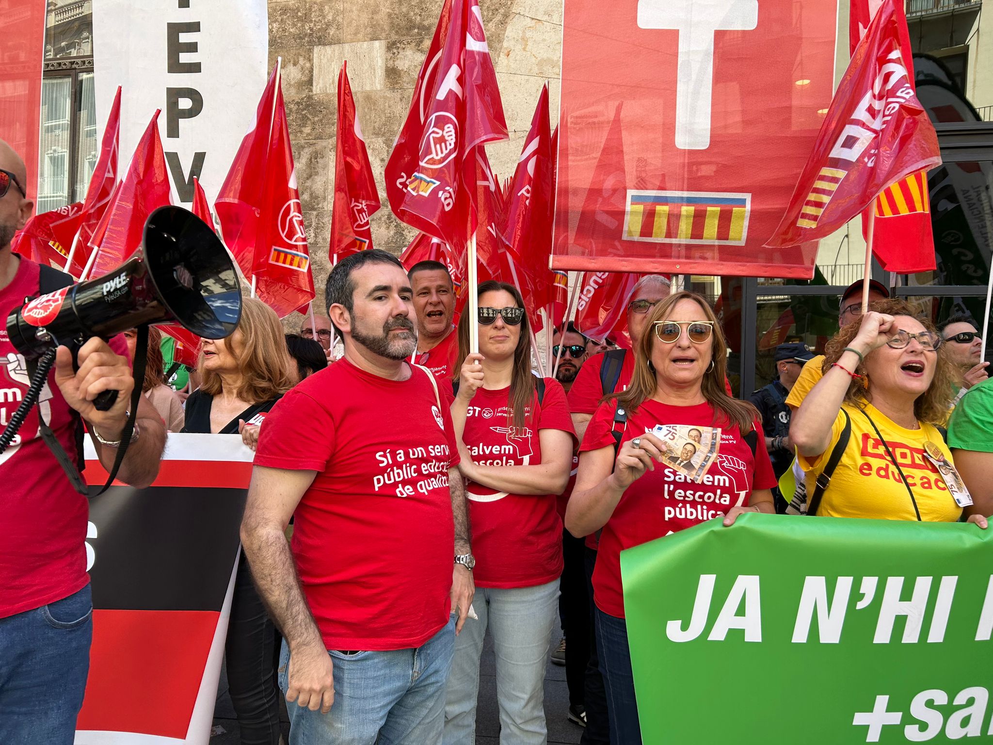 Tercer dia de vaga: Mobilitzacions en les tres capitals per exigir una negociació real