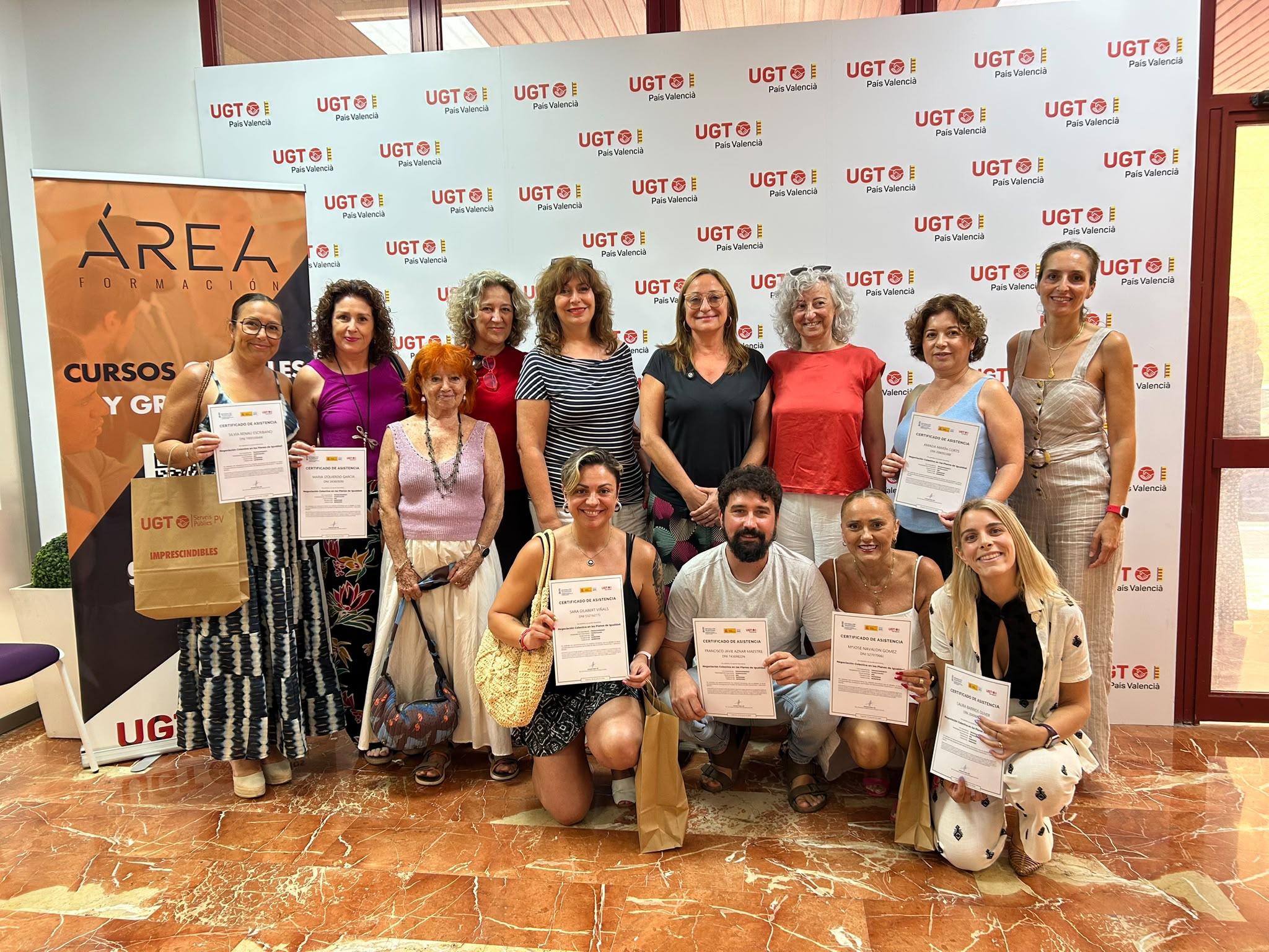 Entrega de diplomas del curso de formación en negociación colectiva de planes de igualdad