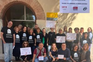 Concentración en València: «Sin profesionales, no hay Servicios Sociales»