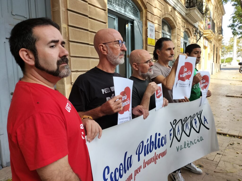 En este momento estás viendo UGT dona suport a la campaya ‘Tria valencià’