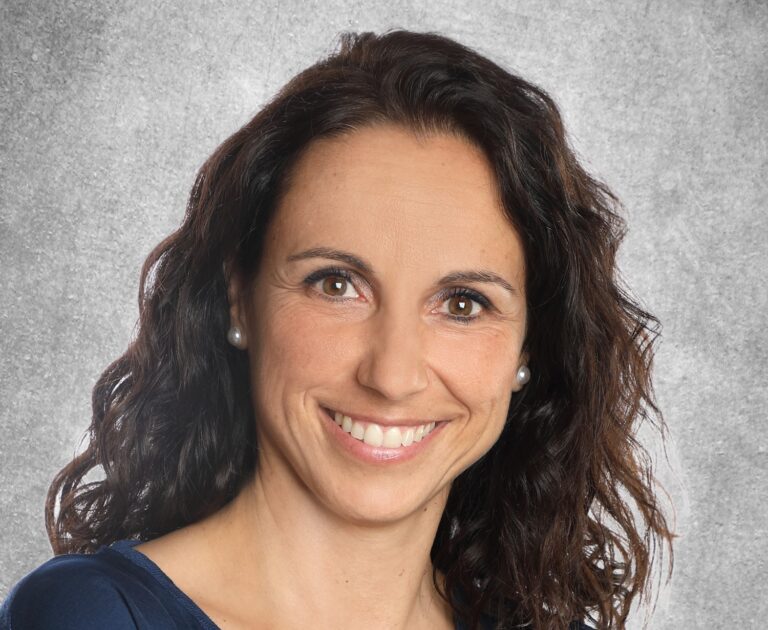 Lee más sobre el artículo Elena Espinar de las Heras (opinión) : Inteligencia artificial, entre la oportunidad y la amenaza