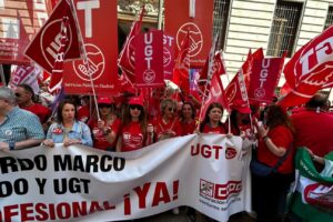UGT y CC OO retoman las movilizaciones para exigir la reclasificación del personal técnico medio y superior sanitario