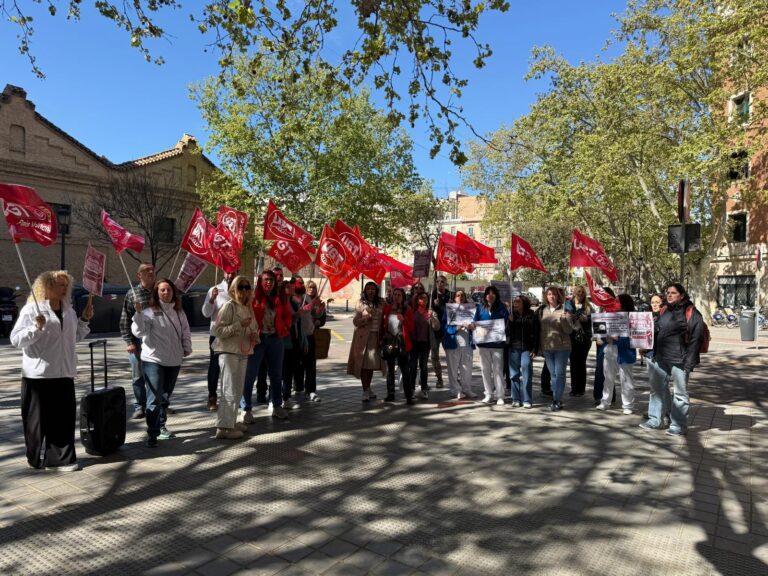 Lee más sobre el artículo UGT se concentra de nuevo para exigir a Sanidad que aplique las mejoras para el personal laboral de resonancias magnéticas