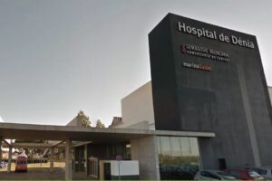 UGT denuncia diferencias salariales de 8.000 euros al año entre el personal laboral del hospital de Dénia y el estatutario