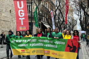 Èxit de mobilització: La comunitat educativa exigeix solucions immediates a la Conselleria