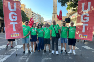 La comunitat educativa desborda de nou els carrers en defensa de l’escola pública i en valencià