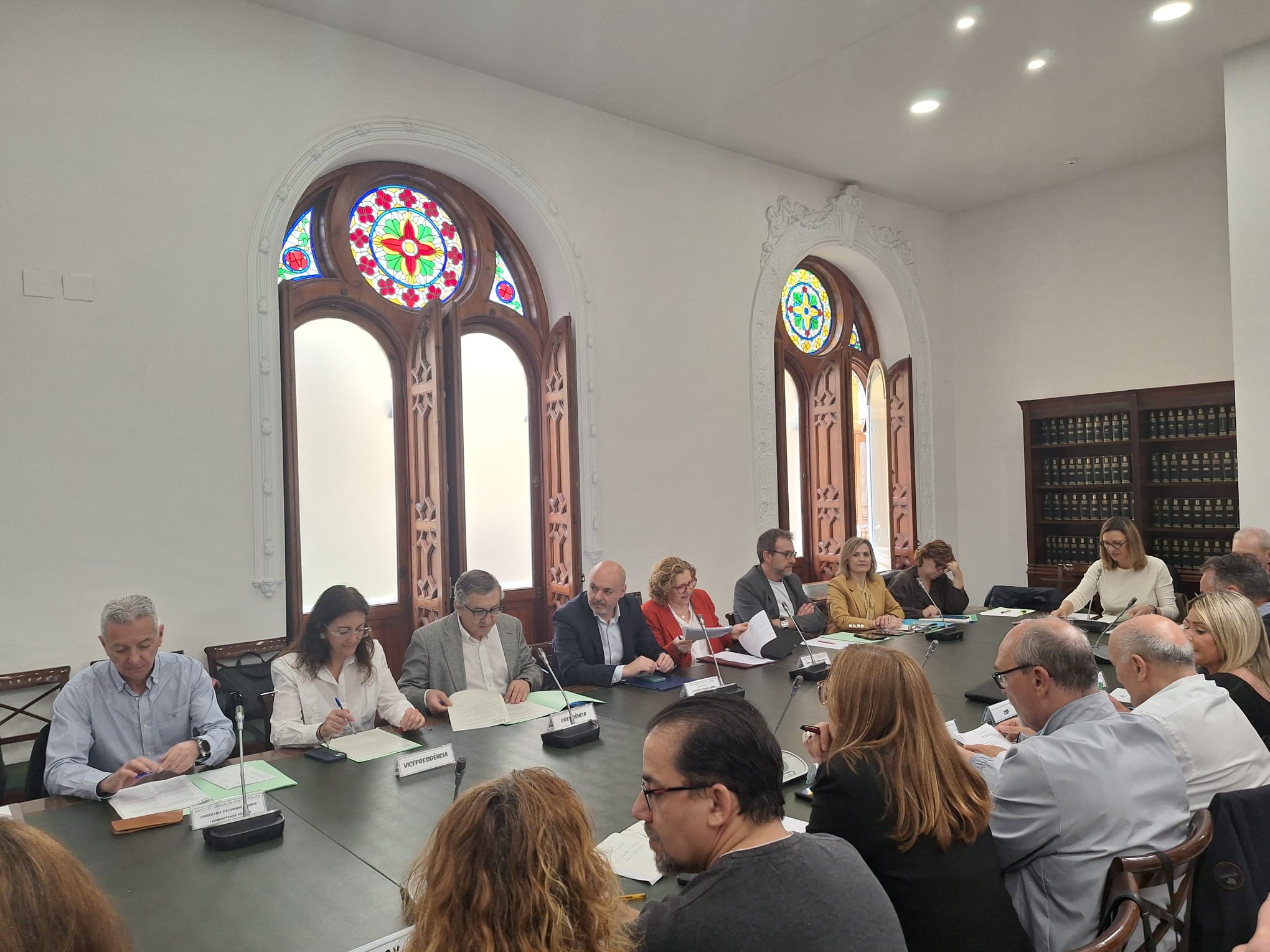 UGT pide pisar el acelerador para aplicar las 35 horas en toda la Generalitat y lamenta el tiempo perdido en el sector de sanidad