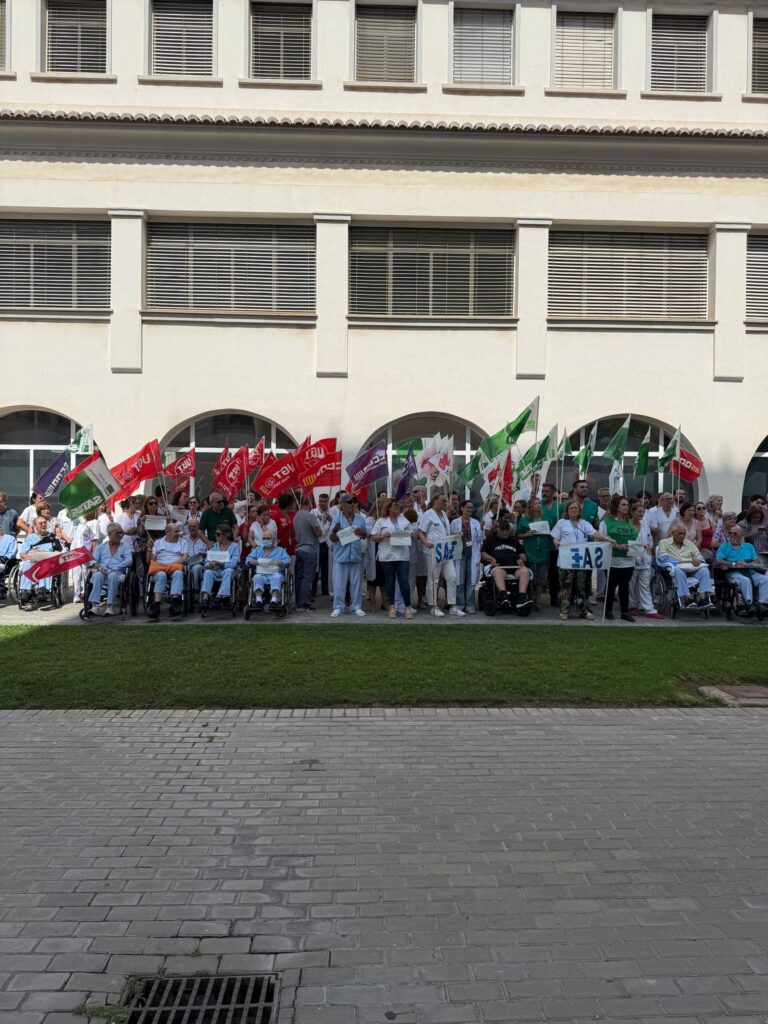 Lee más sobre el artículo Concentración en Padre Jofré para exigir dignidad para los pacientes