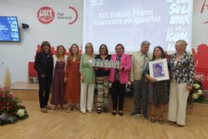 Mujeres Juristas Themis reivindica leyes que protejan a las mujeres en la entrega del Premi Avançant en Igualtat