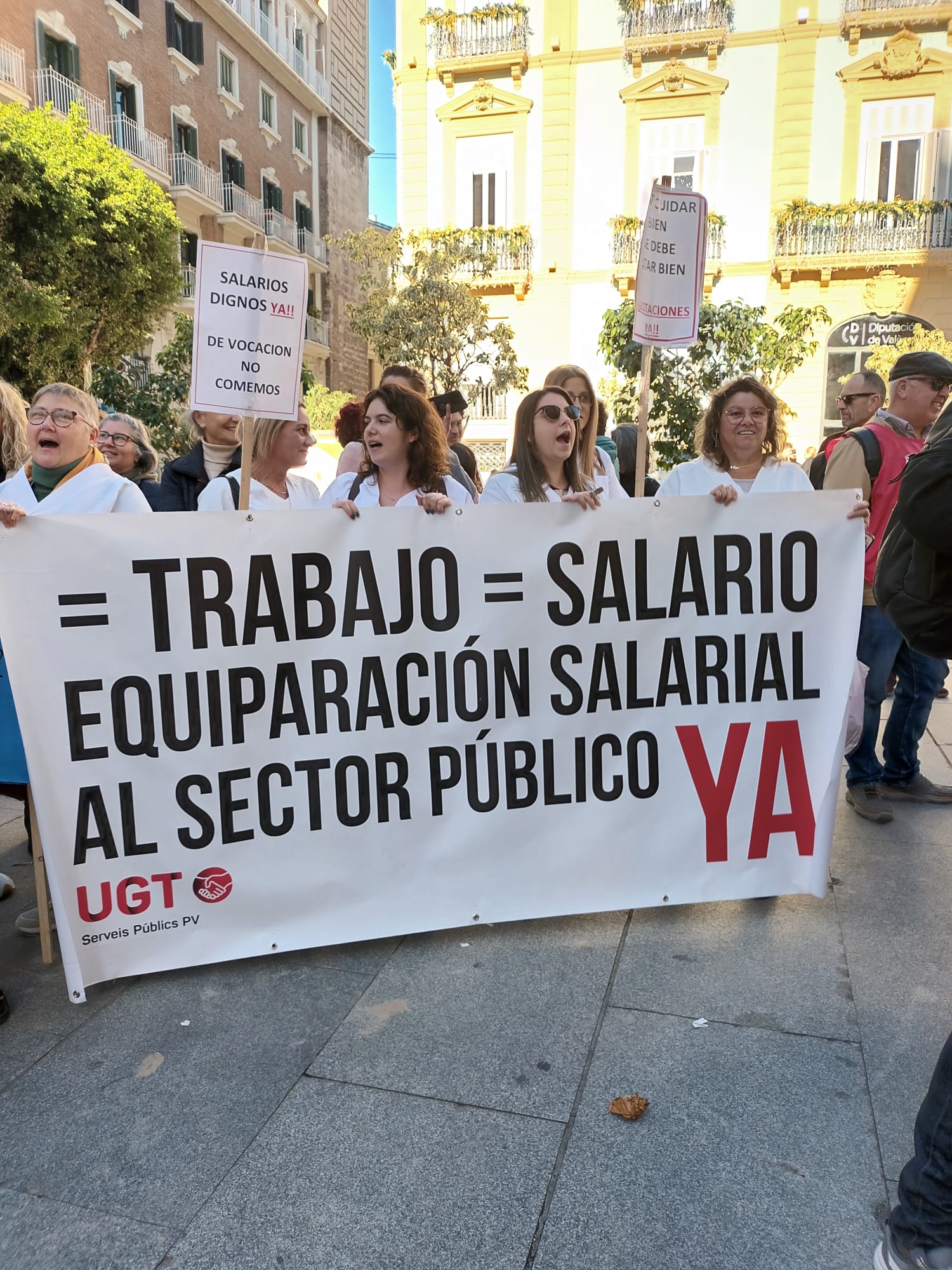 UGT Serveis Públics apoya las concentraciones del personal de centros concertados de personas mayores