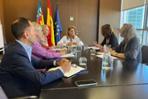 Reunión con la vicepresidenta Susana Camarero para abordar políticas de igualdad de mujeres y hombres